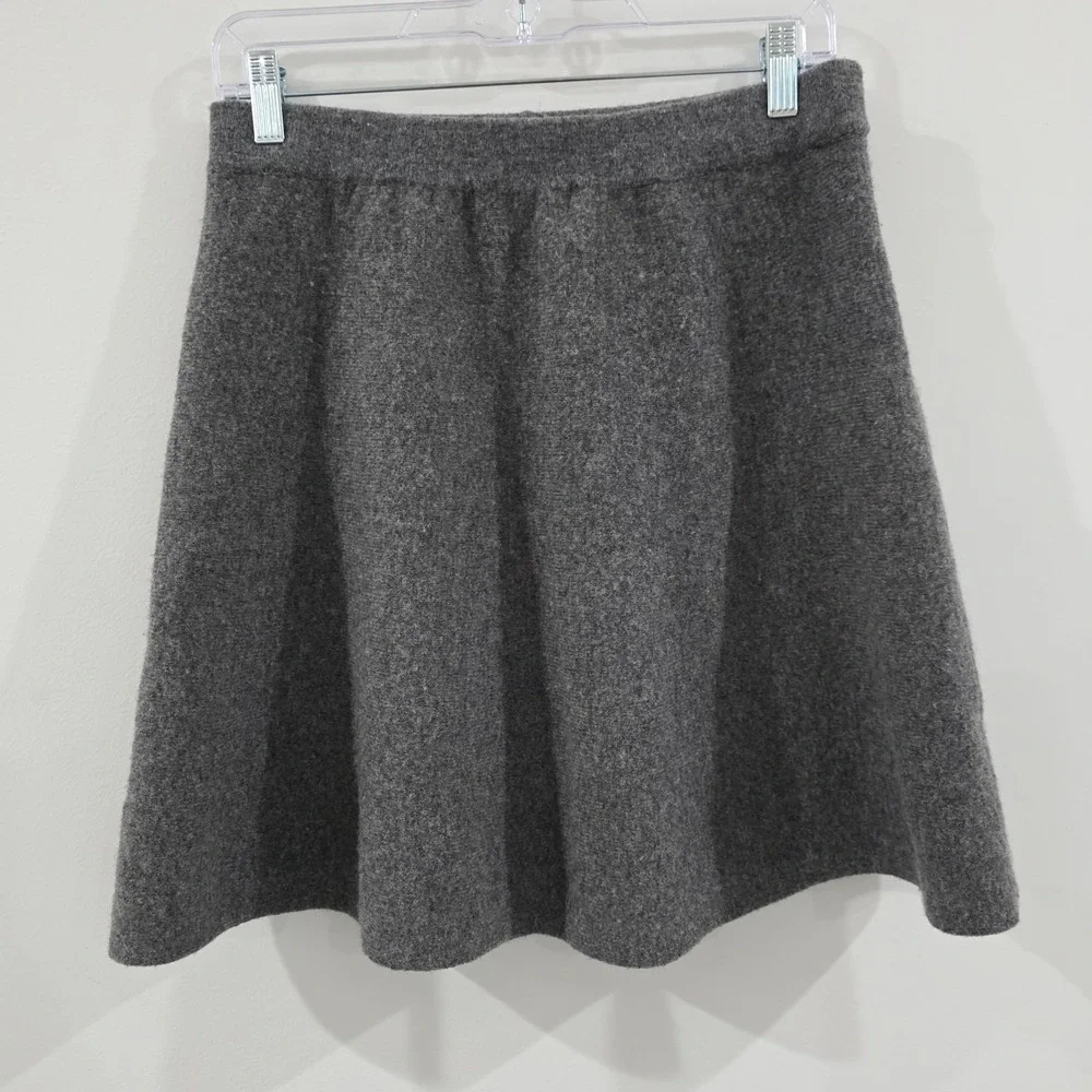 Tahari mini skirt